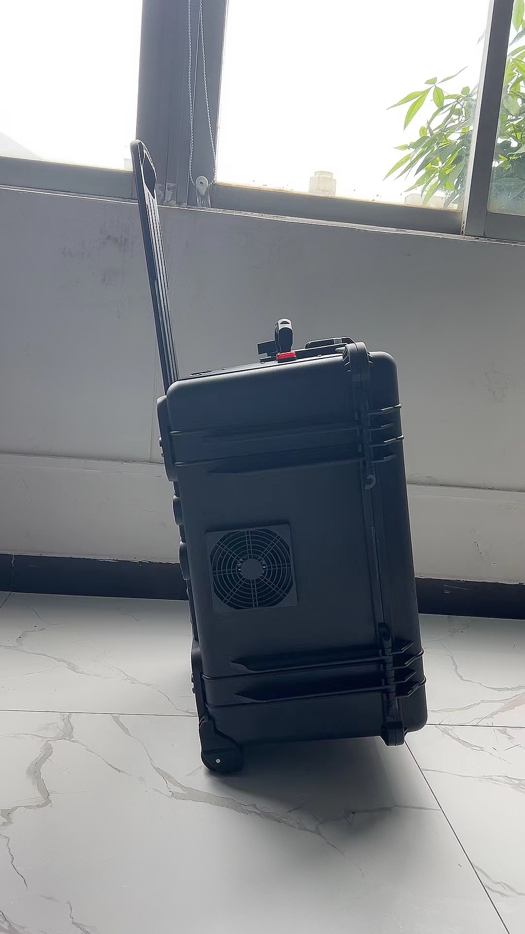 城区手拉箱型移动通信干扰器